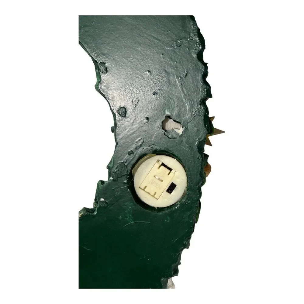 Nativity Christmas Scene Manger w/Top Star Light  Resin 12" Wreath Wall Hanging‎ - Picture 7 of 7